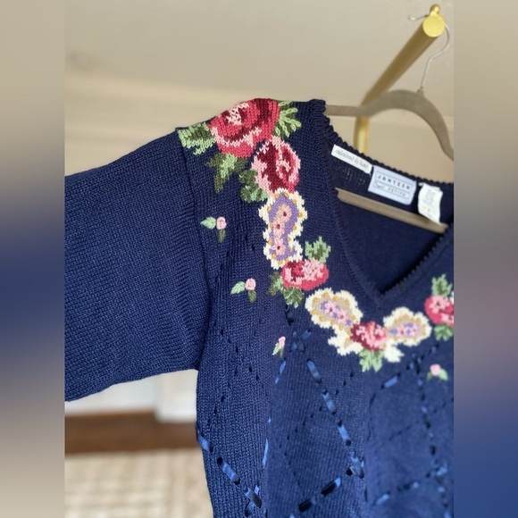 VTG Cottagecore Jantzen Hand Embroidered Sweater Floral Knit Granny Valentines - Picture 6 of 14